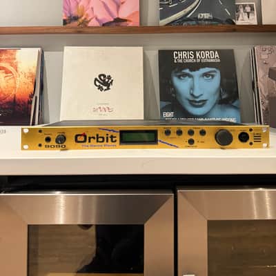 E-MU Systems Orbit 9090 V1 'The Dance Planet' Rackmount 32-Voice Synthesizer 1996 - Yellow