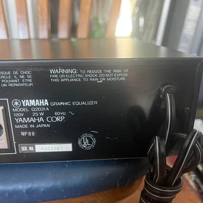Yamaha Q2031A Dual-Channel Graphic Equalizer with rack mount bolts/washers. Looks near new. Ex-Church image 9