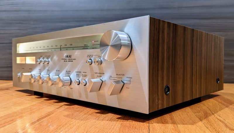 Akai AA-1040 Stereo Receiver / Fully Serviced & Tested / Vintage -9777 / Free Shipping image 1