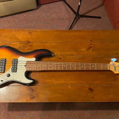 Fender Roscoe Beck Artist Series Signature Bass V sunburst with OHSC image 2