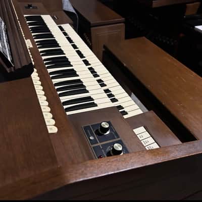 Allen Organ with 32-Note Concave Pedalboard, Allen Speaker, & Bench! image 6