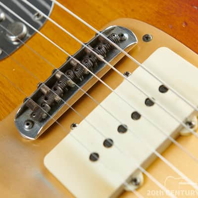 Fender Jazzmaster 1959 - Sunburst with Gold Anodized Pickguard image 9