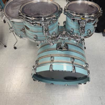 Tama Starclassic Arctic Blue Oyster 4pc Drum Set image 5
