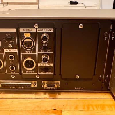 Sony PCM-7030 Professional DAT Recorder image 4