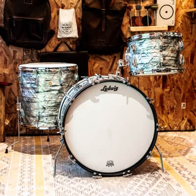 Ludwig Super Classic - 9x13 / 16x16 / 14x22" Drum Set with Keystone Badges 1968 - 1969 - Sky Blue Pearl image 2