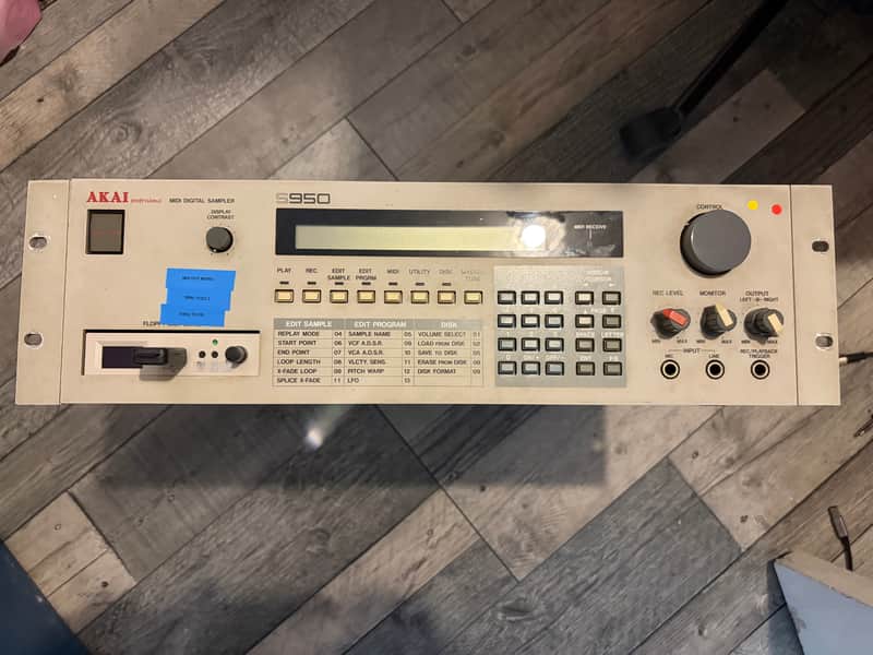 Akai S950 MIDI Digital Sampler 1988 - White image 1