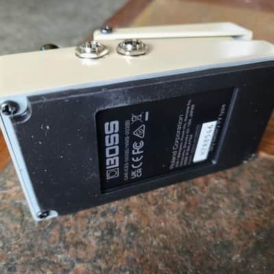 Boss DD-8 digital delay pedal w/connector image 3