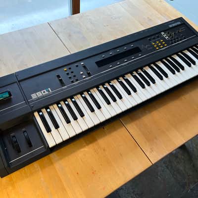 Ensoniq ESQ-1 Synth
