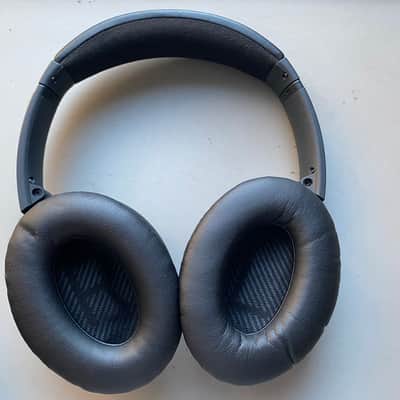 Bose Quietcomfort 35 Series II Wireless Noise Canceling Headphones image 3