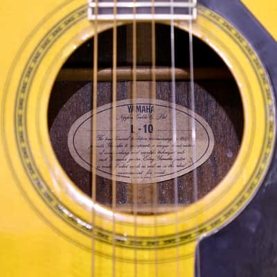Yamaha L10 1975/6 First Generation - Natural With Hard Case image 4