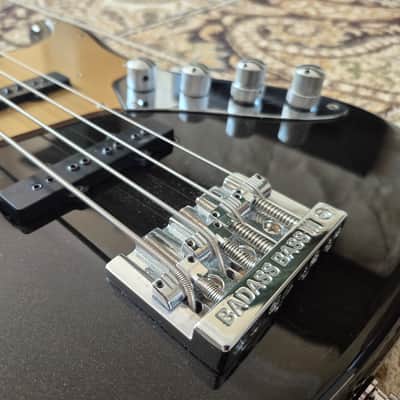 Fender American Deluxe Jazz Bass - 2005 - Montego Black w/ OHSC image 6