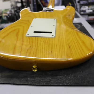 Fender Strat Plus Deluxe with Maple Fretboard 1990 - Natural image 15