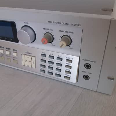 Akai S3000 MIDI Stereo Digital Sampler 4MB Serviced image 4