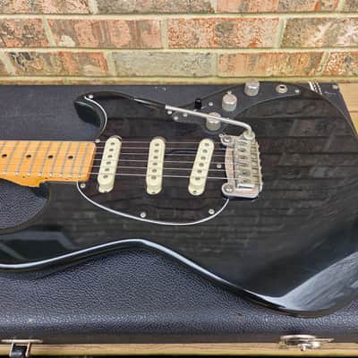 Vintage 1984 G&L USA Skyhawk Electric Guitar w/ Hardshell Case, Fender Noiseless Pickups! image 3