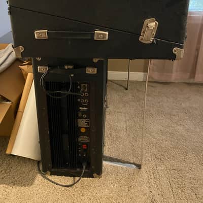 Fender Rhodes Suitcase Piano 88-Key Electric Piano Rounded Top image 3