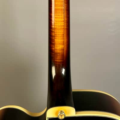 Gibson Super V CES 1980 - Sunburst image 21