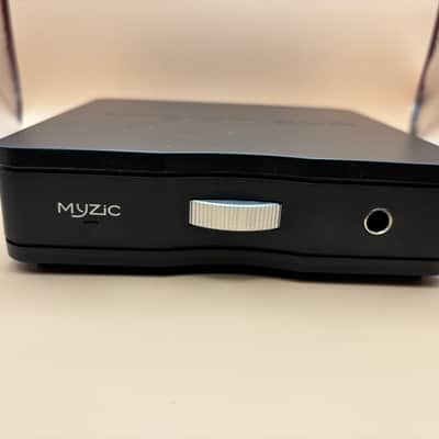 Micromega MyZIC Headphone Amp (Black) - Great Quality. Well reviewed image 1
