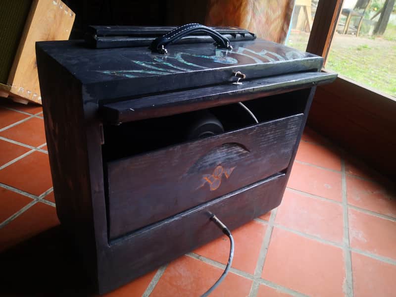 Cabinet 12" en chêne massif (sans hp) image 1