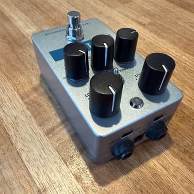 Universal Audio 1176 Studio Compressor 2023 - Present Silver / Blue image 3
