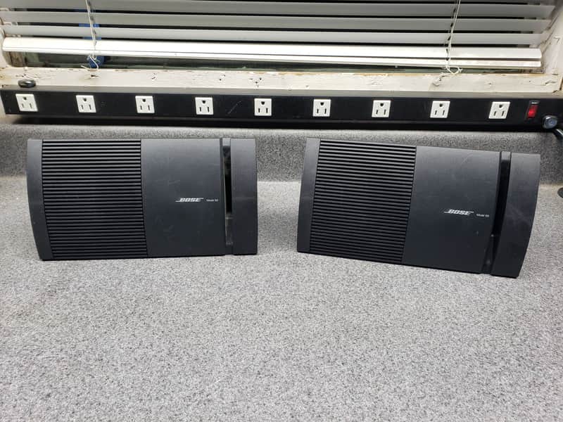Bose Model 100 Bookshelf Speakers image 1