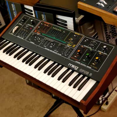 CERTIFIED!!! MOOG OPUS 3 FULLY INSPECTED/SERVICED AND IN AMAZING CONDITION!
