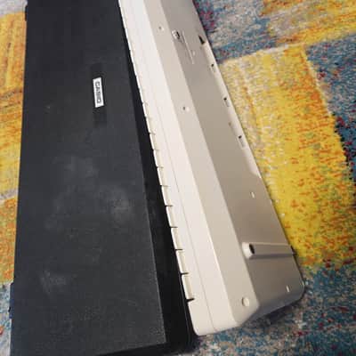 Casio MT-65 Casiotone 49-Key Synthesizer 1980s - White image 8