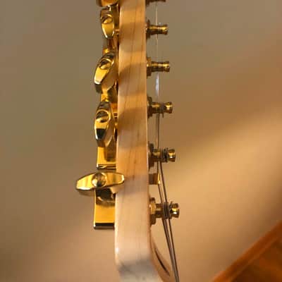 Fender Stratocaster 2012 - Candy Apple Red image 5