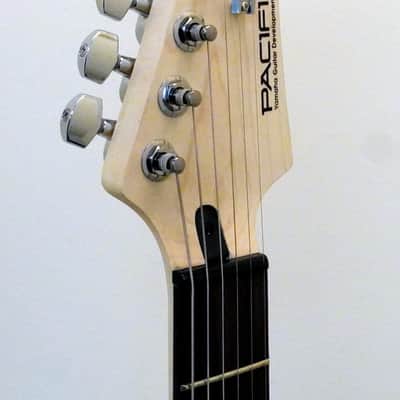 Yamaha PAC112V Pacifica Electric Guitar Natural image 9