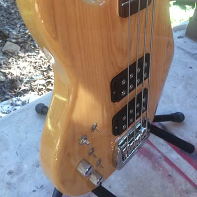 G&L L-2000 Tribute left handed Bass Natural Ash image 16