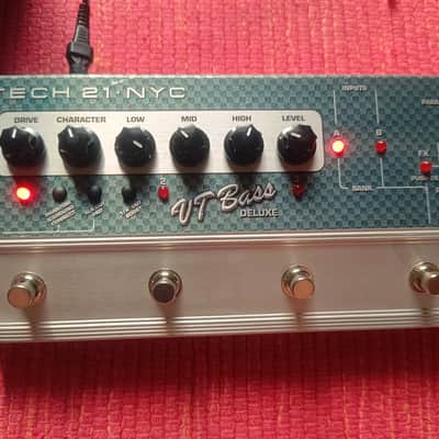 Tech 21 VT Bass Deluxe 2010s - Brushed Aluminum image 2