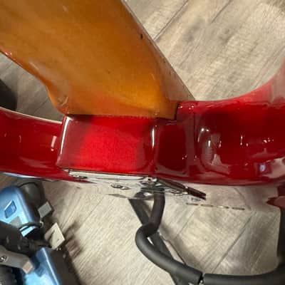 Fender 1999 American deluxe jazz bass 1999 - candy apple (cherry) Red image 11