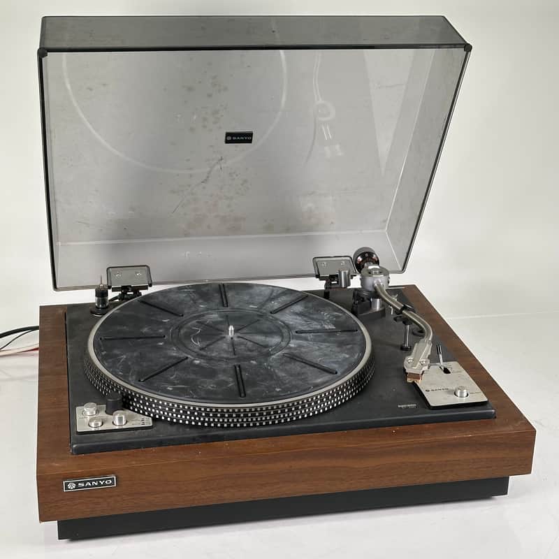 Sanyo TP-725 Belt Drive Servo Control Auto Return Turntable image 1