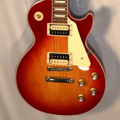 Gibson Les Paul Classic Cherry Sunburst with case 2023 image 4