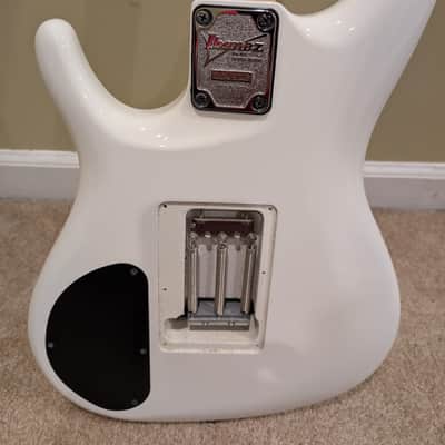 Ibanez JS2400-WH Joe Satriani Signature 2010 - 2014 - White image 3