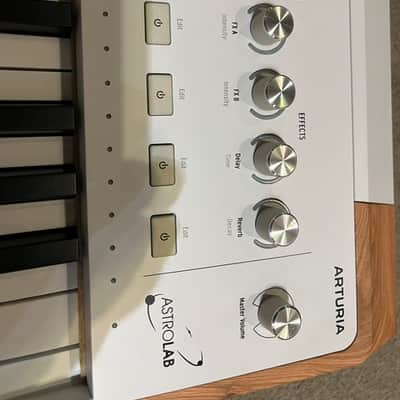 Arturia AstroLab 61-Key white image 3