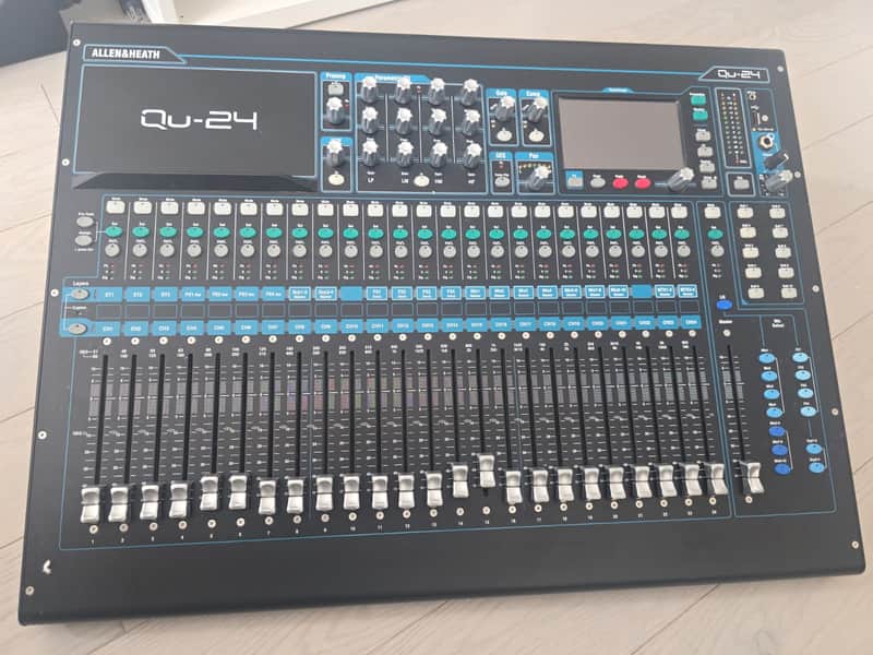 Allen & Heath QU-24 24-Channel Digital Mixer 2014 - Present - Black image 1
