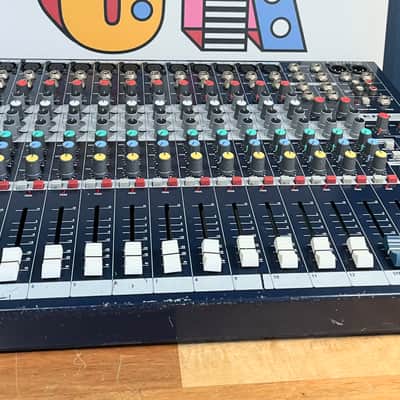 Soundcraft EPM12 12-Channel Mixer - Blue image 2