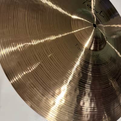 Paiste Signature 19" Fast Crash Cymbal 1547g image 4