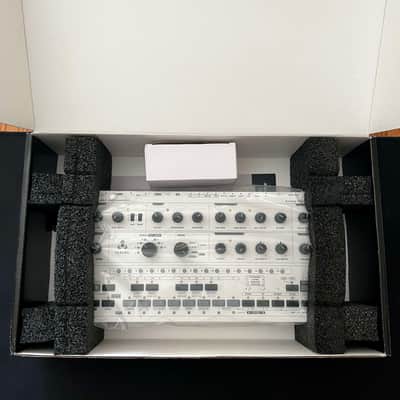 Abstrakt Instruments Avalon Synthesizer 2024 - White image 15