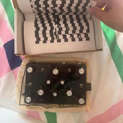 Skychord Glamour Box Synth. New with original box and documentation image 4