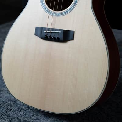Ezra Tenor Guitar-Natural image 2