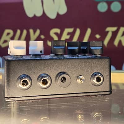 Old Blood Noise Endeavors Blackcap Harmonic Tremolo image 3
