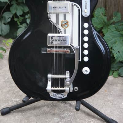 Vintage National Valco Val Pro 88 1962 Black Resoglas 3 pickups & Bigsby image 3