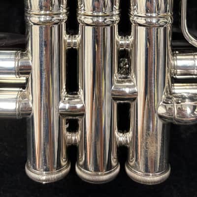 Bach Stradivarius Trumpet Model 37G, Silver Finish, Gold Brass Bell image 4