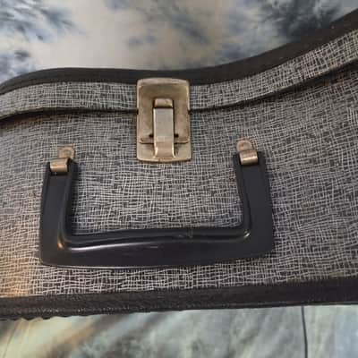 Vintage RARE 1960's Unbranded Airline Silvertone Gray 15 1/2 x 38 1/2 Inch Soft Shell Guitar Case image 6