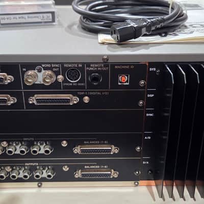 TASCAM DA88 - White image 2