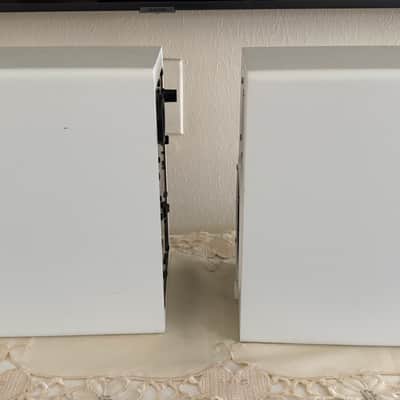 Yamaha HS5 5" Powered Studio Monitor (Pair) 2015 - Present - White image 3