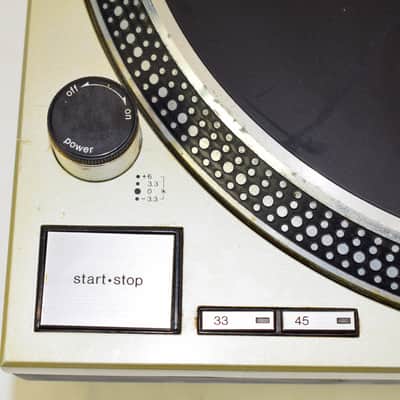 Technics SL-1200MK2 Direct Drive Turntable w/ Odyssey Road Case image 6