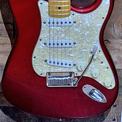 1997 Fender American Roadhouse Stratocaster W/OHSC and Candy image 3