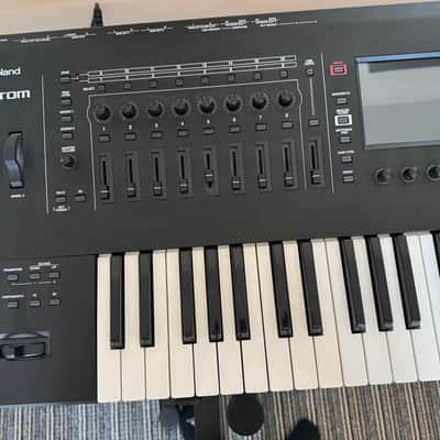 Roland Fantom 6 61-Key Workstation Keyboard 2019 - Present - Black image 4